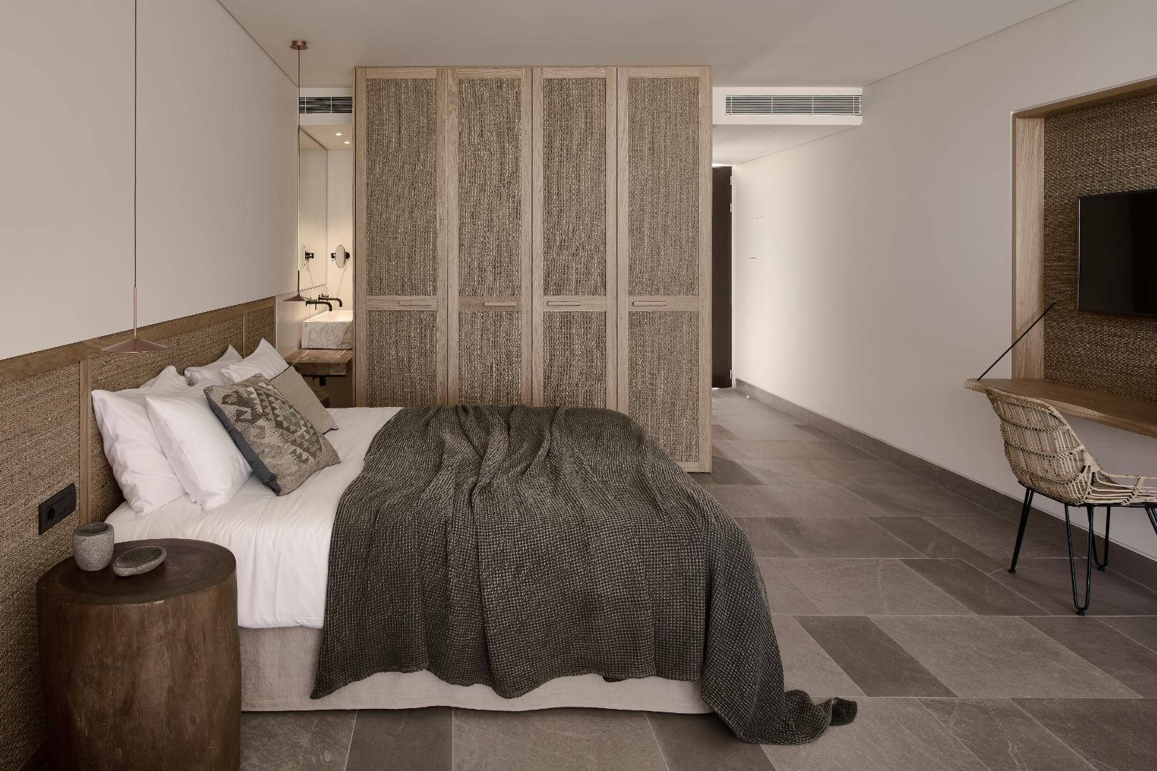 Junior Suite Inland View